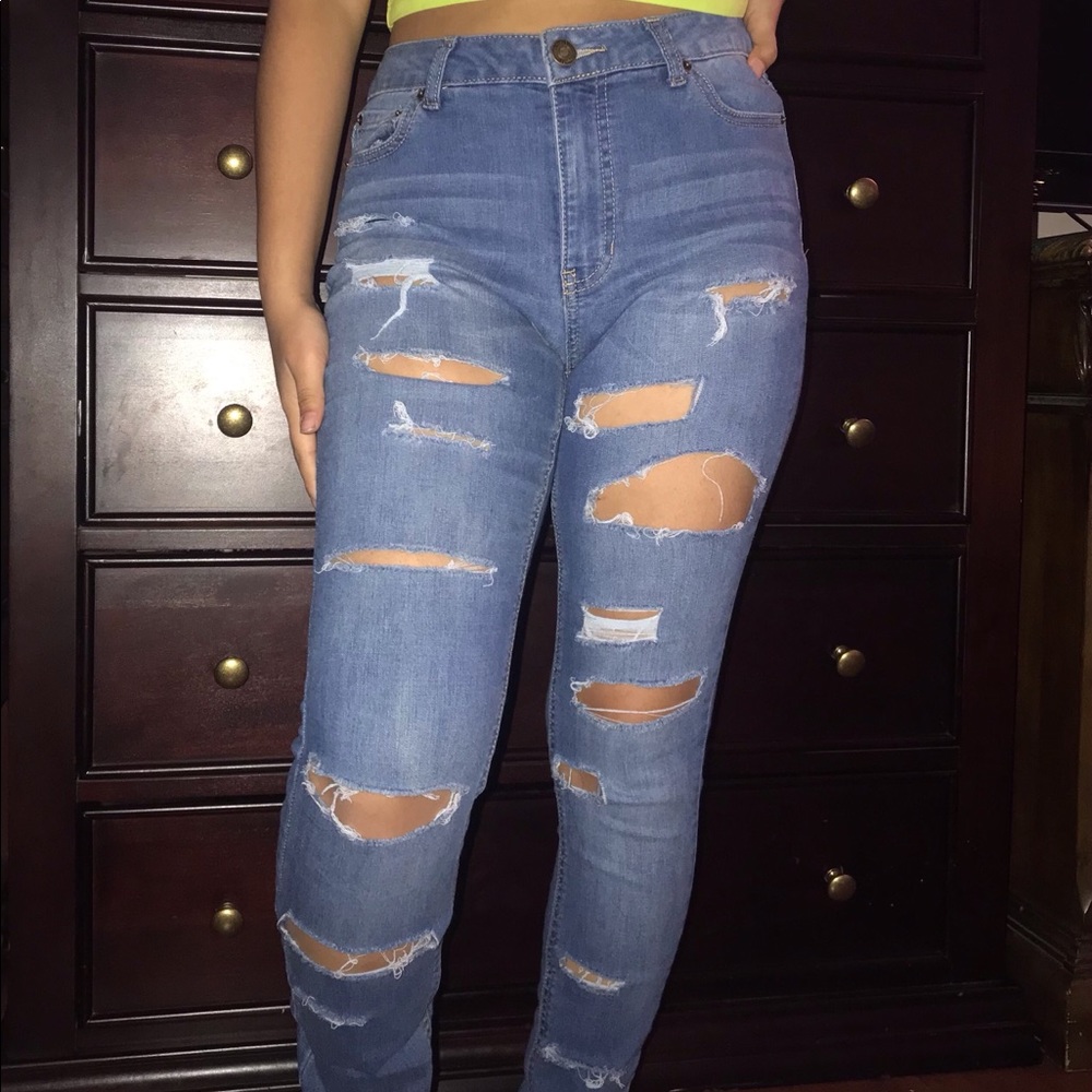 Cute rue21 ripped jeans!